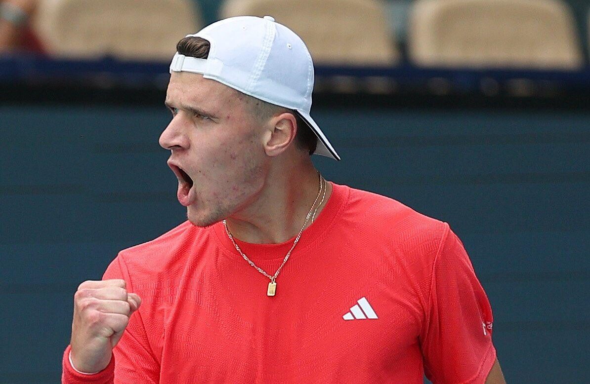 Jakub Mensik raggiunge la prima finale 1000 in carriera battendo Taylor Fritz